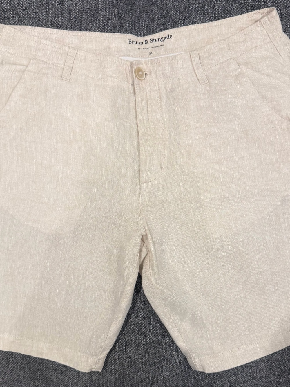 Men's Flat-Front Linen Blend Shorts in Light Beige